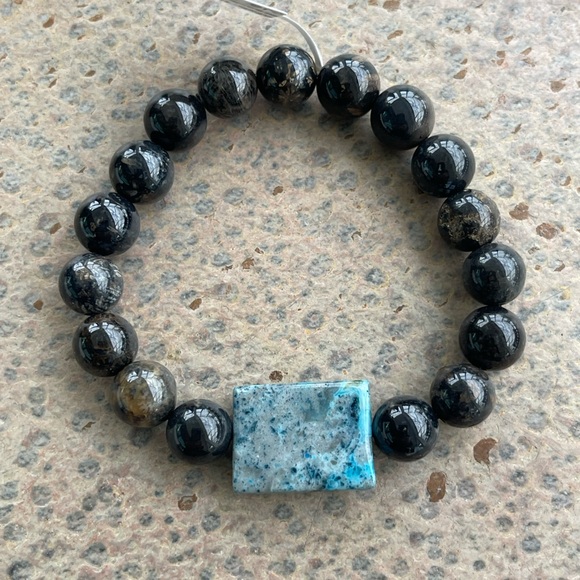 Elegant Black Fossil Coral and Blue Apatite Beaded Bracelet 6.5” - Picture 2 of 9
